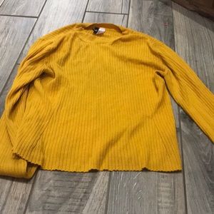 Women’s L mustered yellow sweater